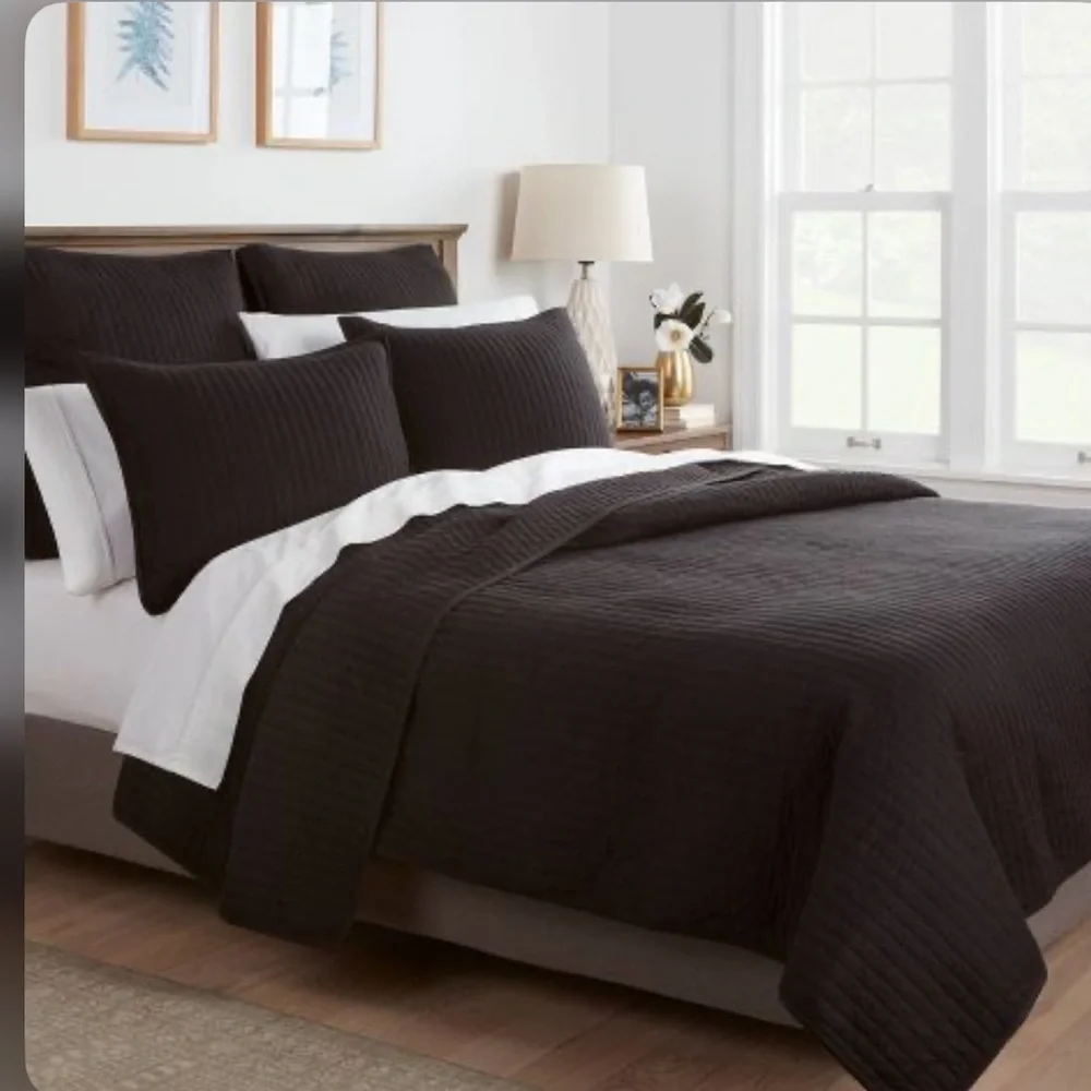 THRESHOLD NWT washed cotton sateen quilt -black -full/queen